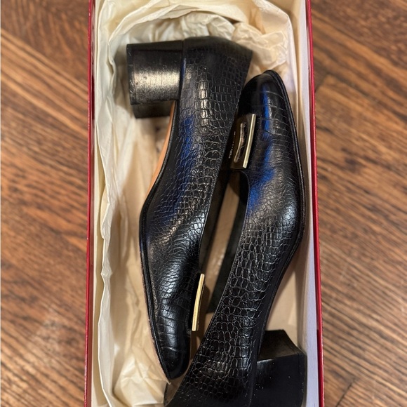 Salvatore Ferragamo Carla Vintage Embossed Black Crocodile Loafer Logo Size 6 - Picture 5 of 10